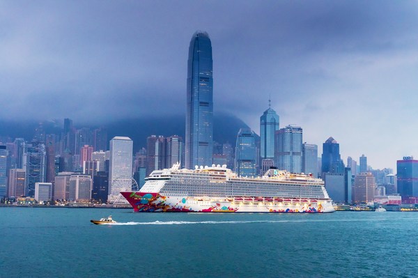 星梦邮轮“云顶梦号”中国香港夏日海上游航线市场反应热烈